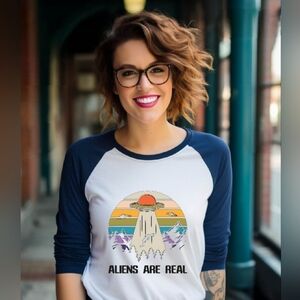 Aliens Are Real, 3/4 Sleeve T-Shirt, Size Large, NWOT